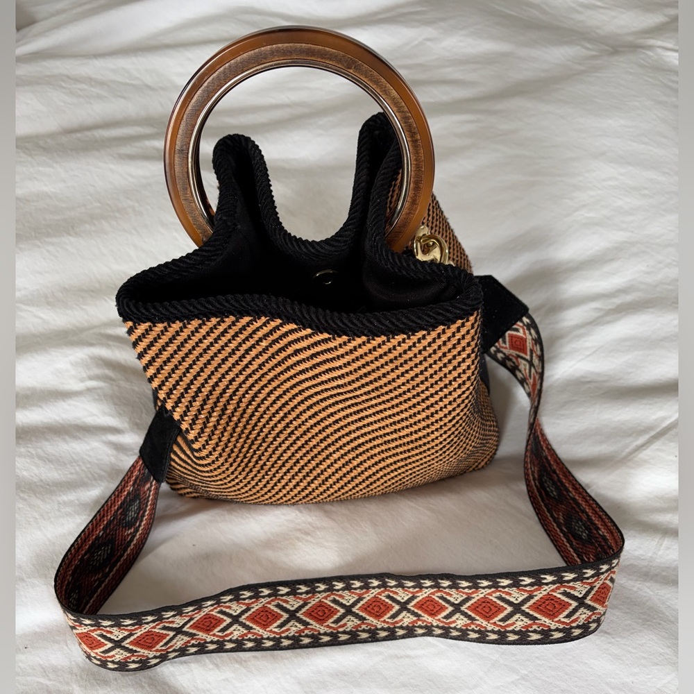 Cute Via Mail Raffia Tan and Black Women's Handbag